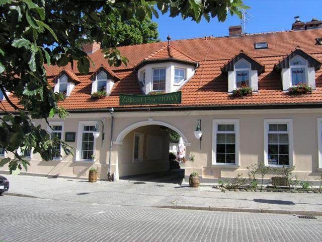 Hotel Zajazd Kultury, Dawniej Pocztowy Zielona Góra Exteriör bild