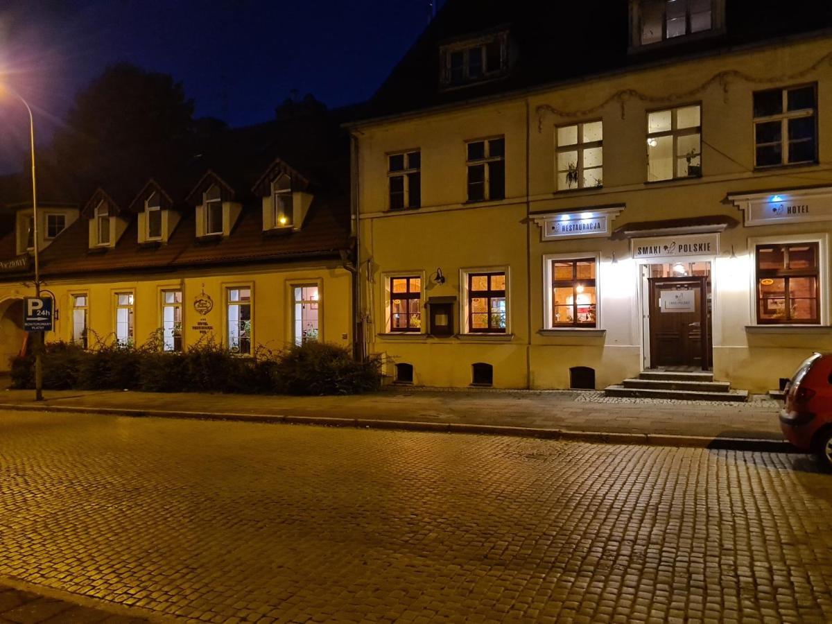 Hotel Zajazd Kultury, Dawniej Pocztowy Zielona Góra Exteriör bild