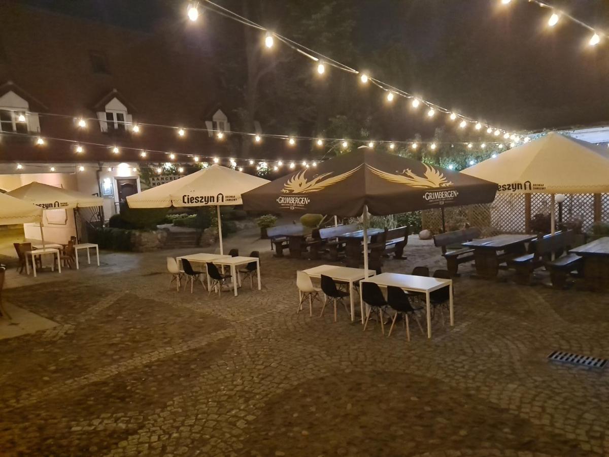 Hotel Zajazd Kultury, Dawniej Pocztowy Zielona Góra Exteriör bild