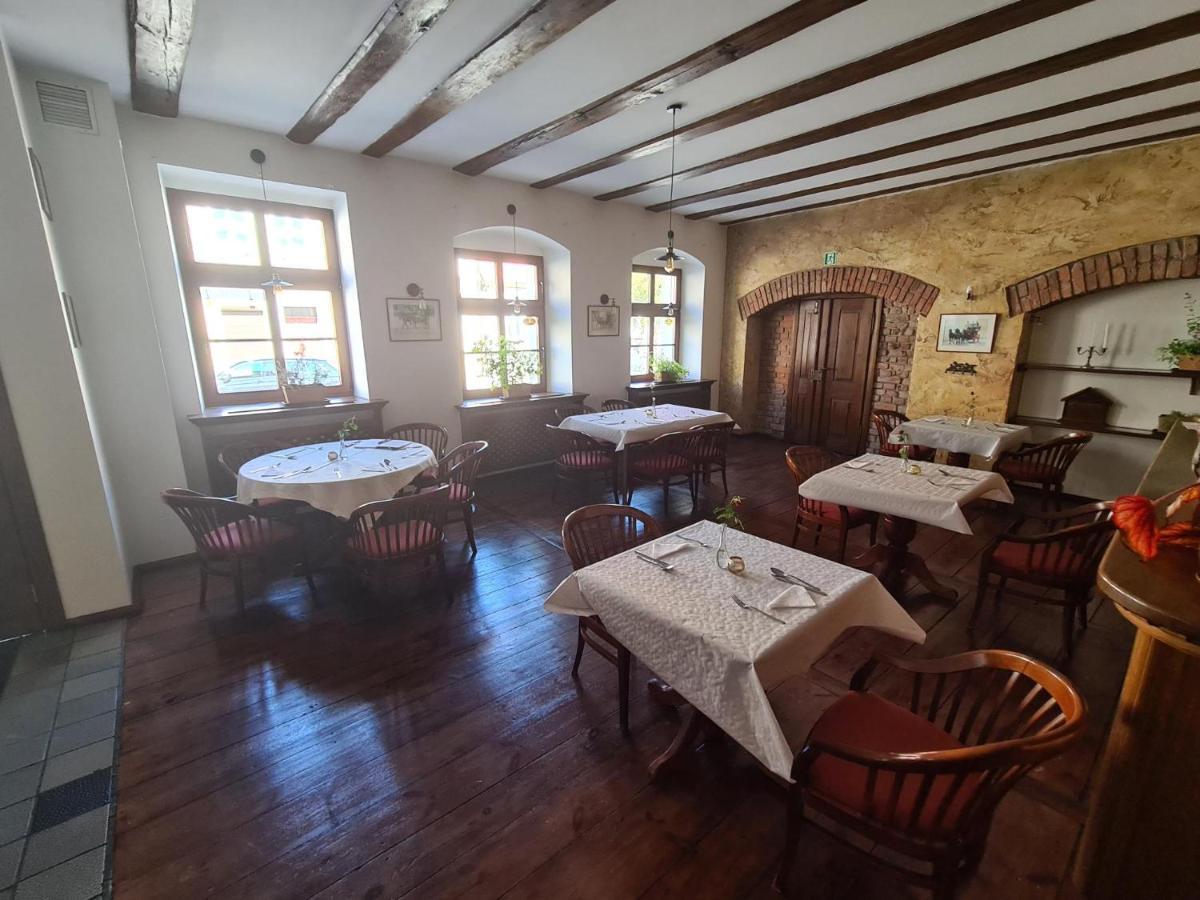 Hotel Zajazd Kultury, Dawniej Pocztowy Zielona Góra Exteriör bild